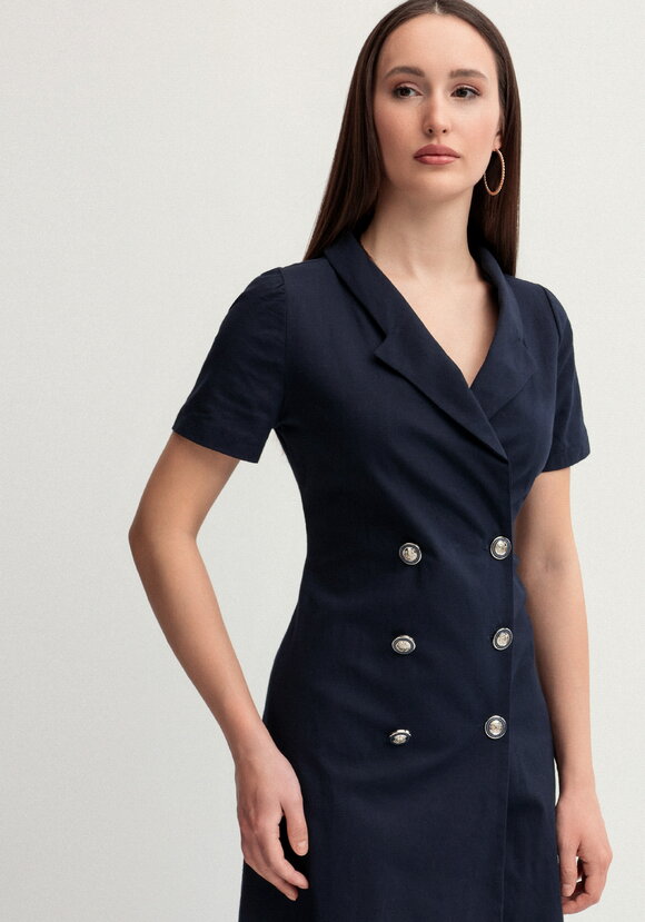 Платье из льна двубортное шир.  580, рис. 9