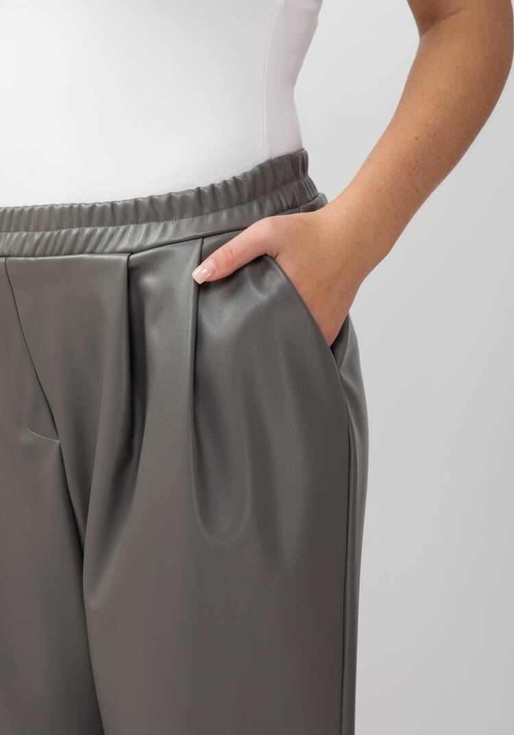 Брюки-бананы из экокожи шир.  750, рис. 11