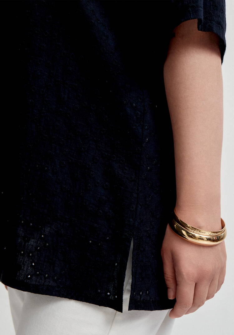 Блуза с V-образным вырезом из шитья шир.  750, рис. 23