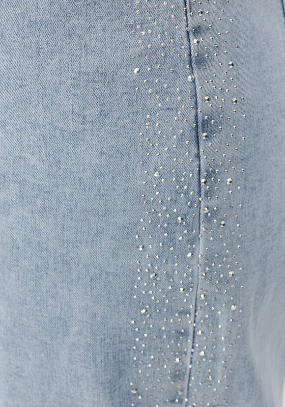 Джинсы со стразами по боковому шву шир.  580, рис. 12