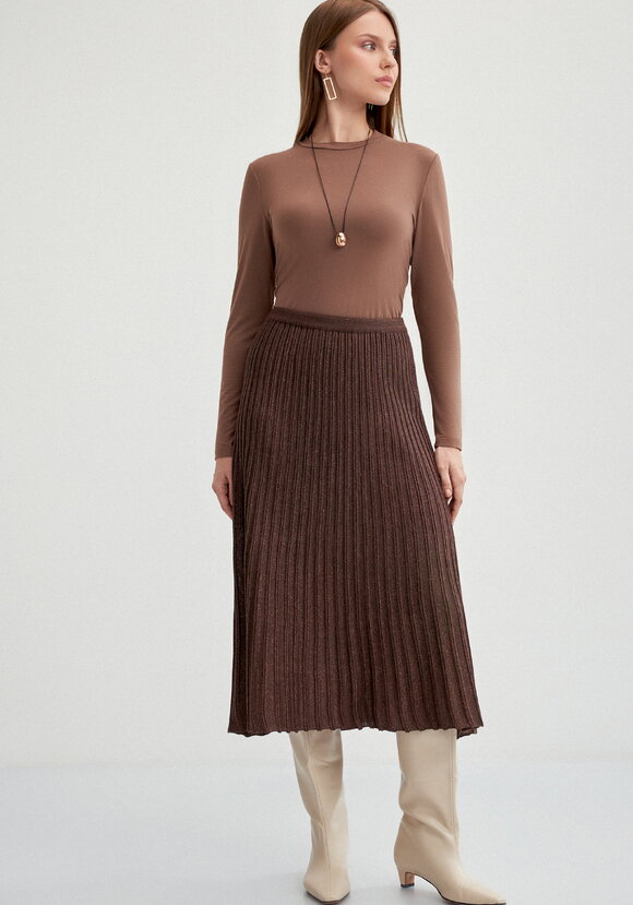 Юбка миди с метанитью шир.  580, рис. 46