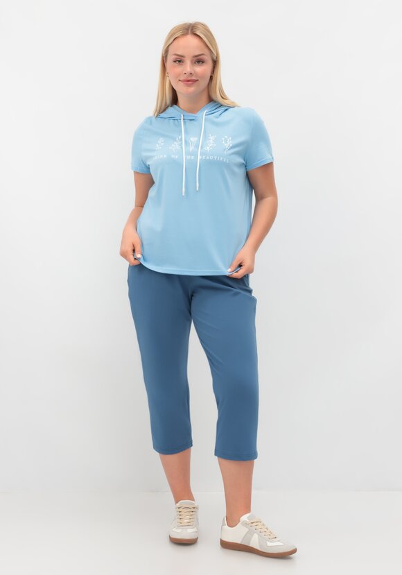 Футболка с капюшоном и лаконичным принтом шир.  580, рис. 20