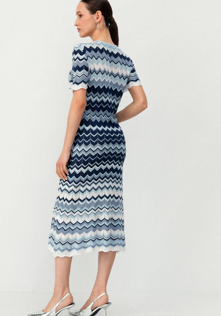 Платье с рисунком морской волны шир.  750, рис. 4