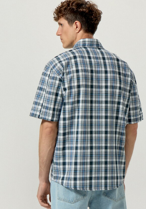 Рубашка с коротким рукавом на пуговицах шир.  580, рис. 3