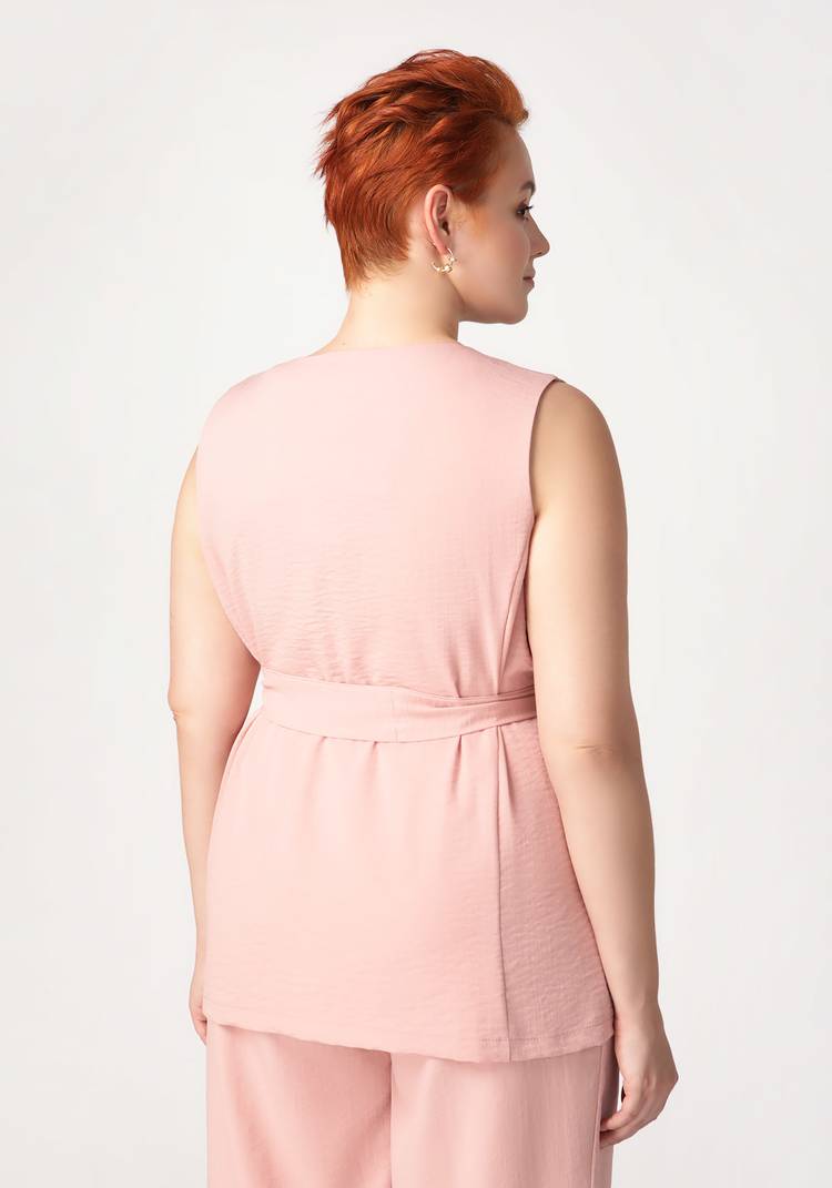 Жилет двубортный под пояс шир.  750, рис. 16