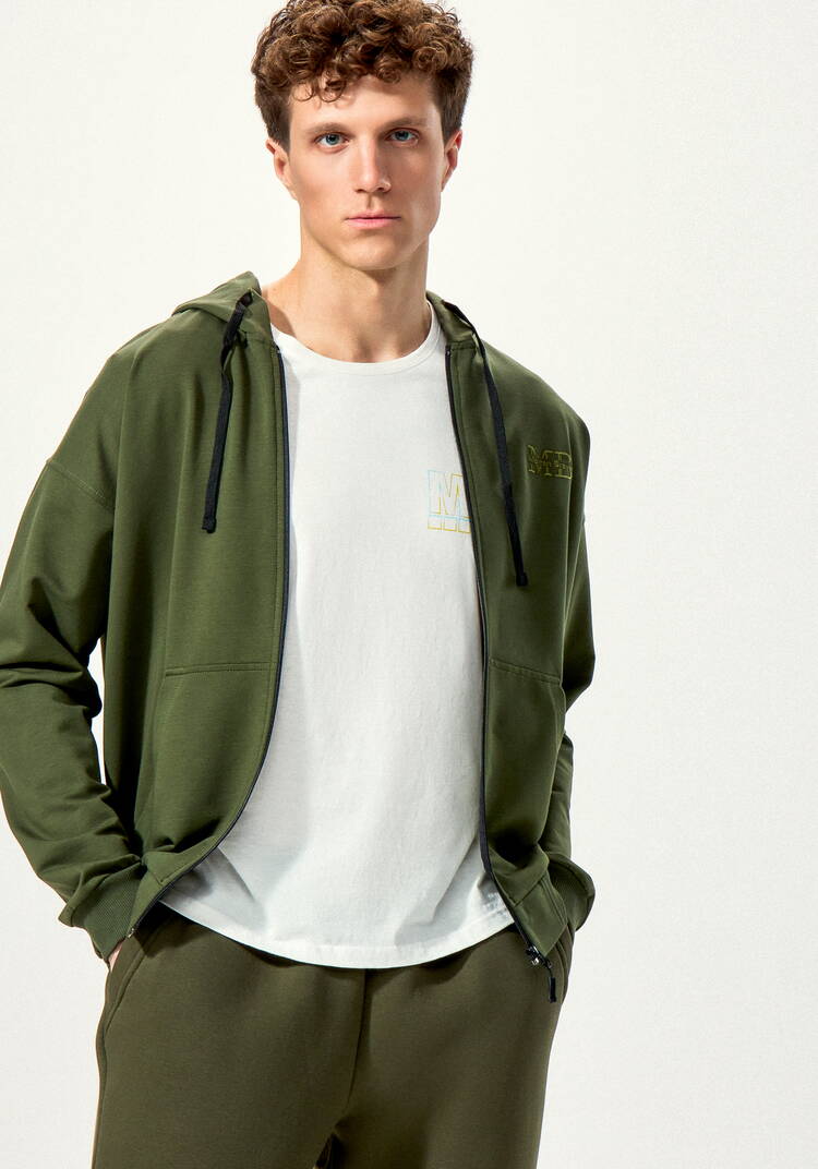 Толстовка с вышивкой шир.  750, рис. 9