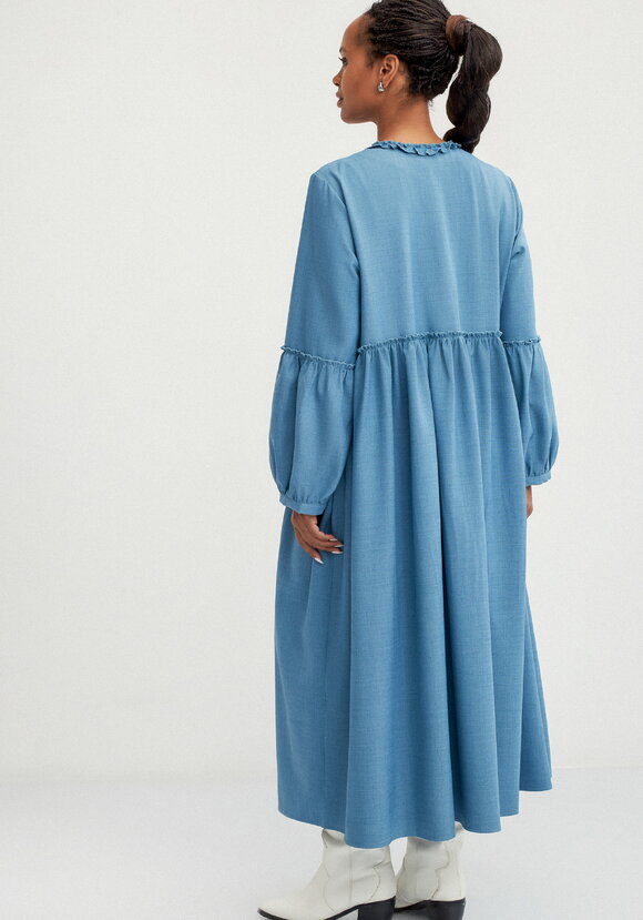 Платье с обьемными рукавами шир.  580, рис. 3