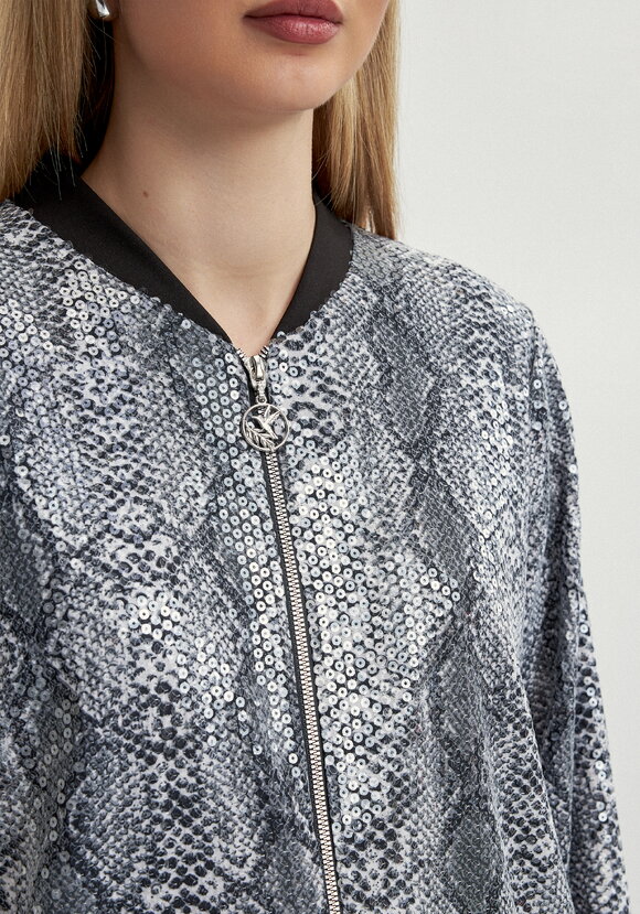 Бомбер с пайетками на подкладке шир.  580, рис. 5