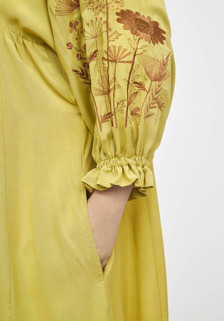 Платье свободного кроя с отрезным лифом шир.  750, рис. 5