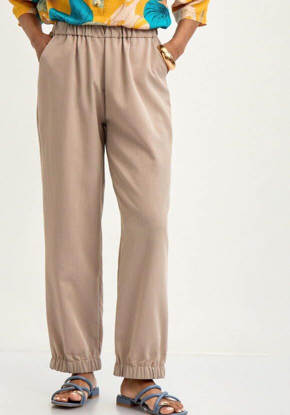 Брюки льняные на резинке по поясу и низу шир.  580, рис. 17