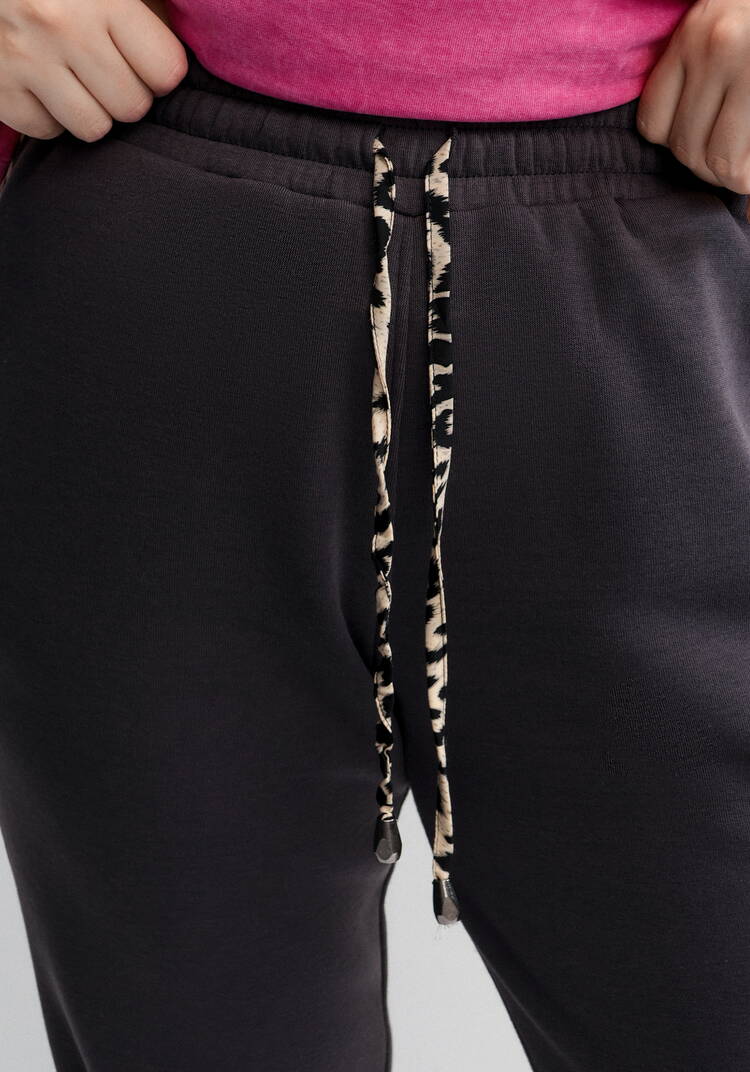 Брюки с леопардовыми лампасами шир.  750, рис. 31