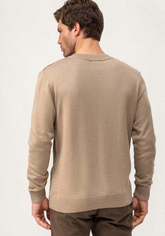 Джемпер с косами на передней полочке шир.  580, рис. 20