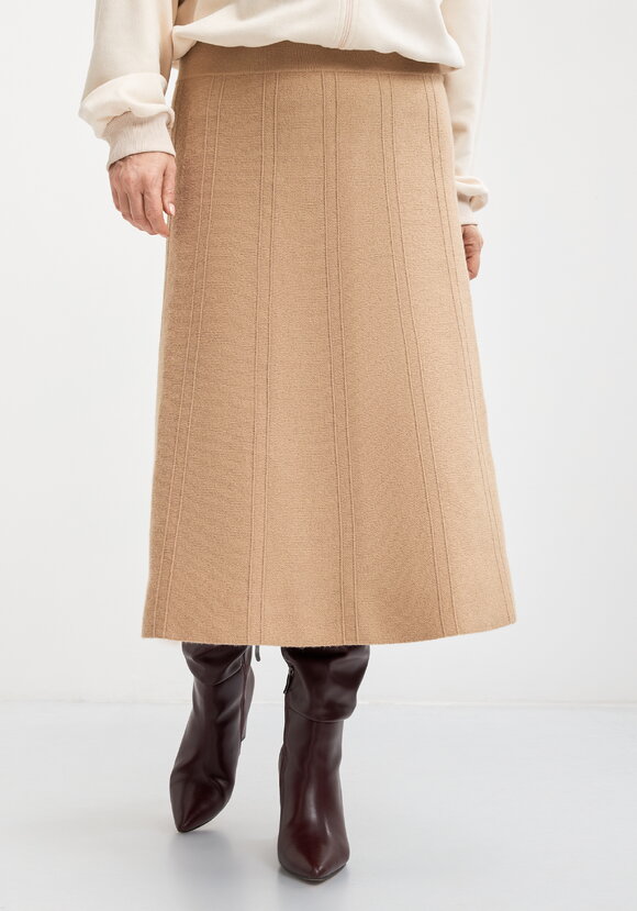 Юбка трикотажная с фактурными клиньями шир.  580, рис. 2