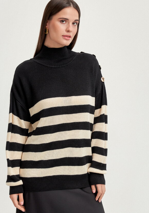 Джемпер с декоративными пуговицами в полоску шир.  580, рис. 19