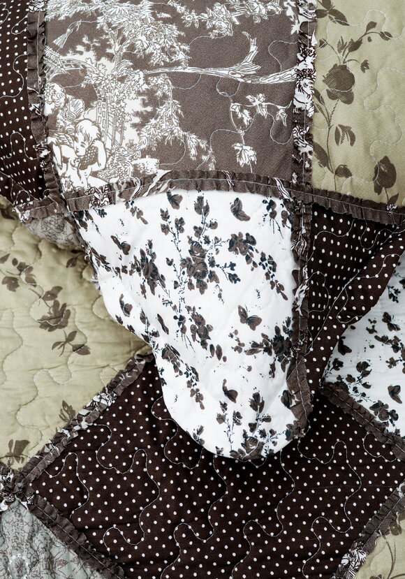 Покрывало с наволочками Печворк шир.  580, рис. 69