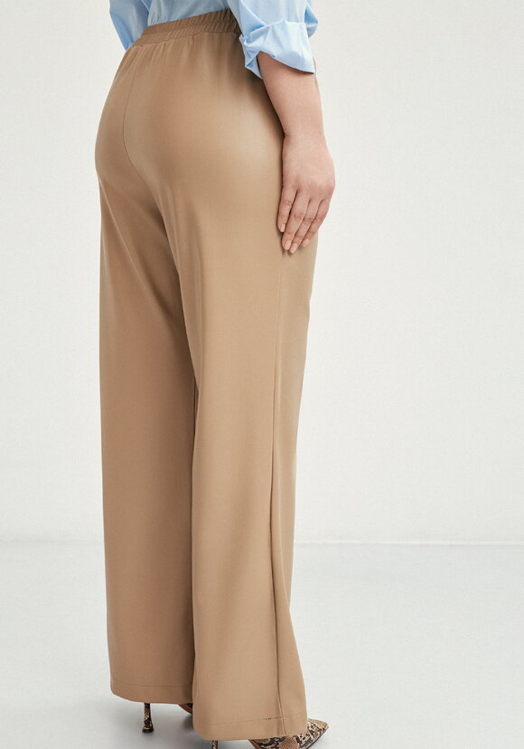 Брюки прямые из экo-кожи шир.  580, рис. 16