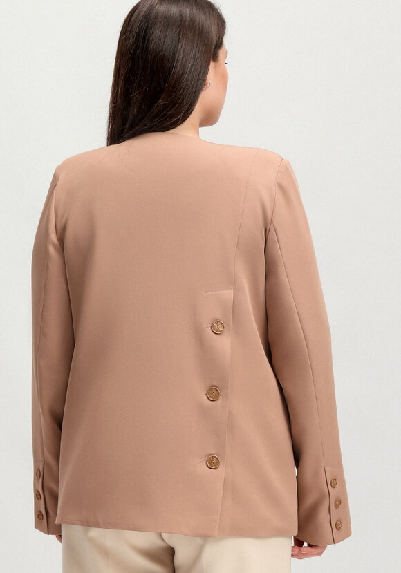 Пиджак с асимметричной шлицей по спинке шир.  580, рис. 3