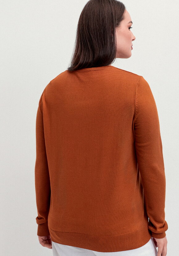 Джемпер с яркой абстрактной вышивкой шир.  580, рис. 24