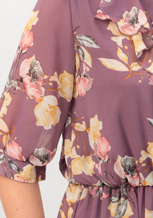 Платье с воланом по горловине шир.  580, рис. 5