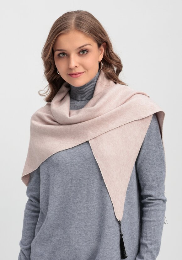 Косынка женская вязаная из ангоры шир.  580, рис. 1