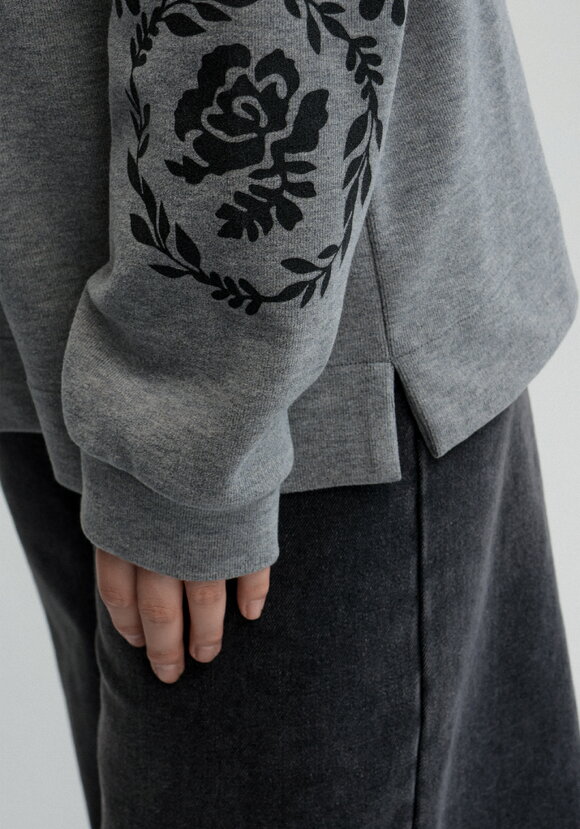 Свитшот с принтом на рукавах шир.  580, рис. 15