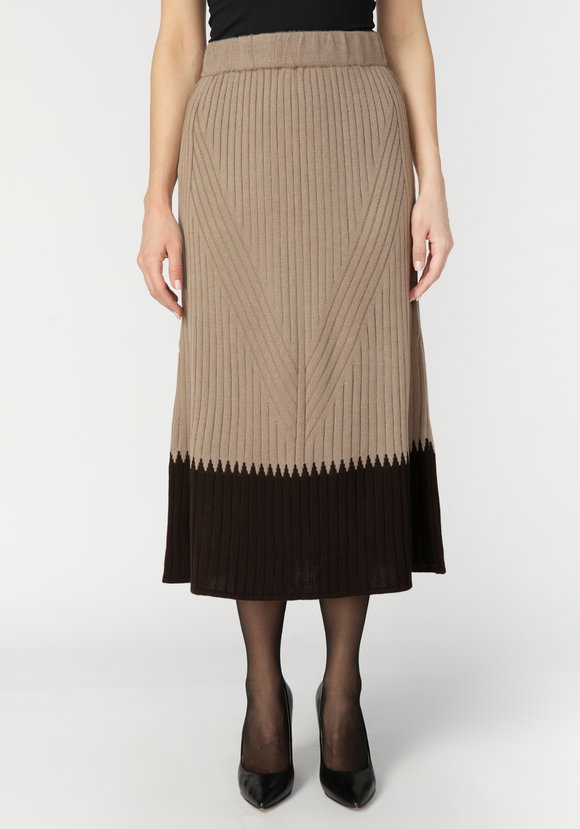 Юбка женская с контрастной полосой по низу шир.  580, рис. 1