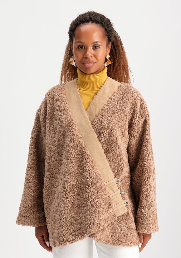 Кардиган из меховой ткани шир.  580, рис. 4