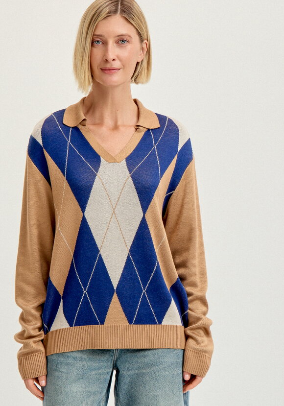 Джемпер с воротом-поло и ромбовидным узором шир.  580, рис. 11