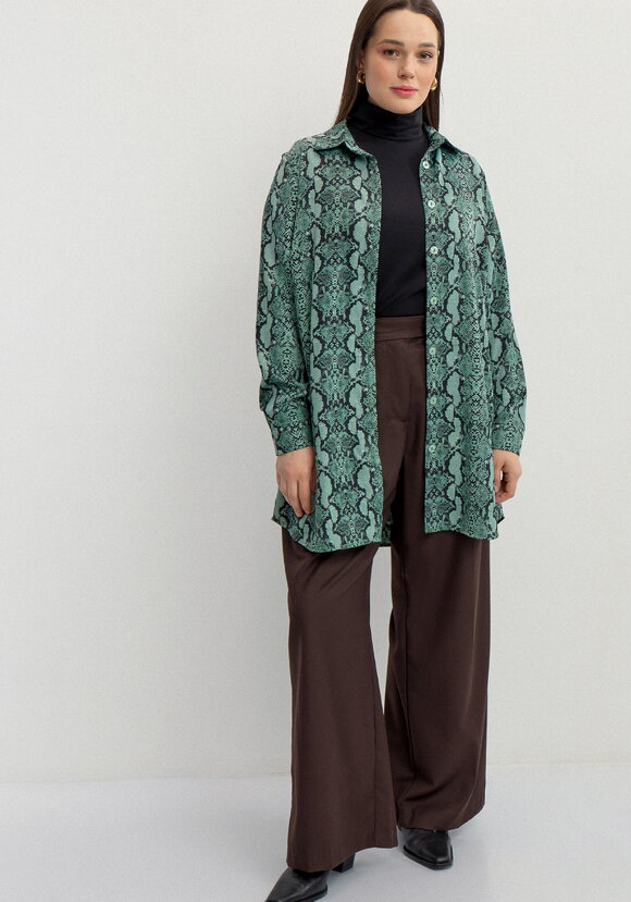 Рубашка удлинённая с анималистичным принтом шир.  580, рис. 18