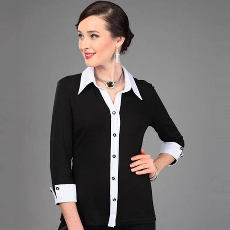 Черная блуза с белым воротником и манжетами шир.  750, рис. 1