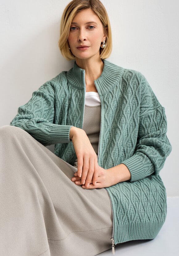 Кардиган на молнии с вязкой в виде ромбов шир.  580, рис. 1