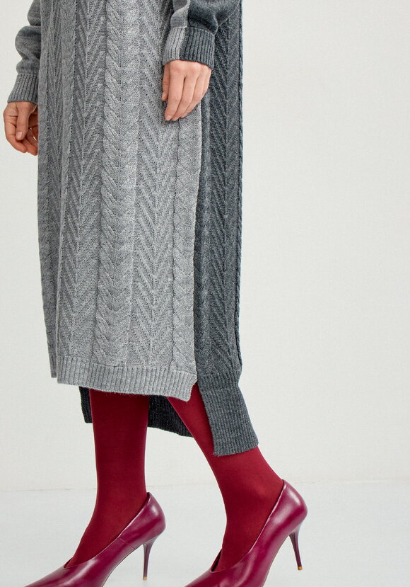 Платье двухцветное с фактурным рисунком шир.  580, рис. 12