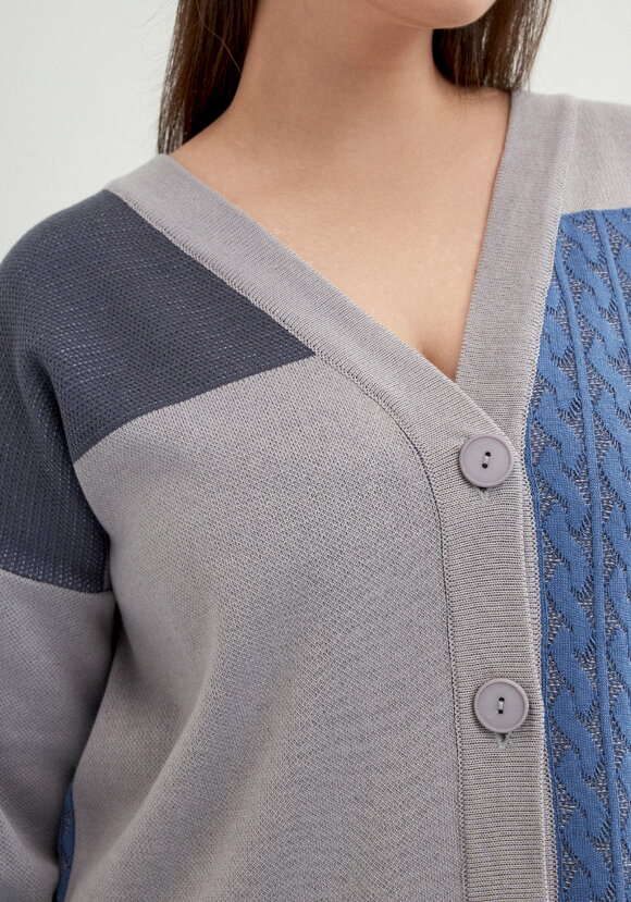 Кардиган с разноцветными вставками шир.  580, рис. 14