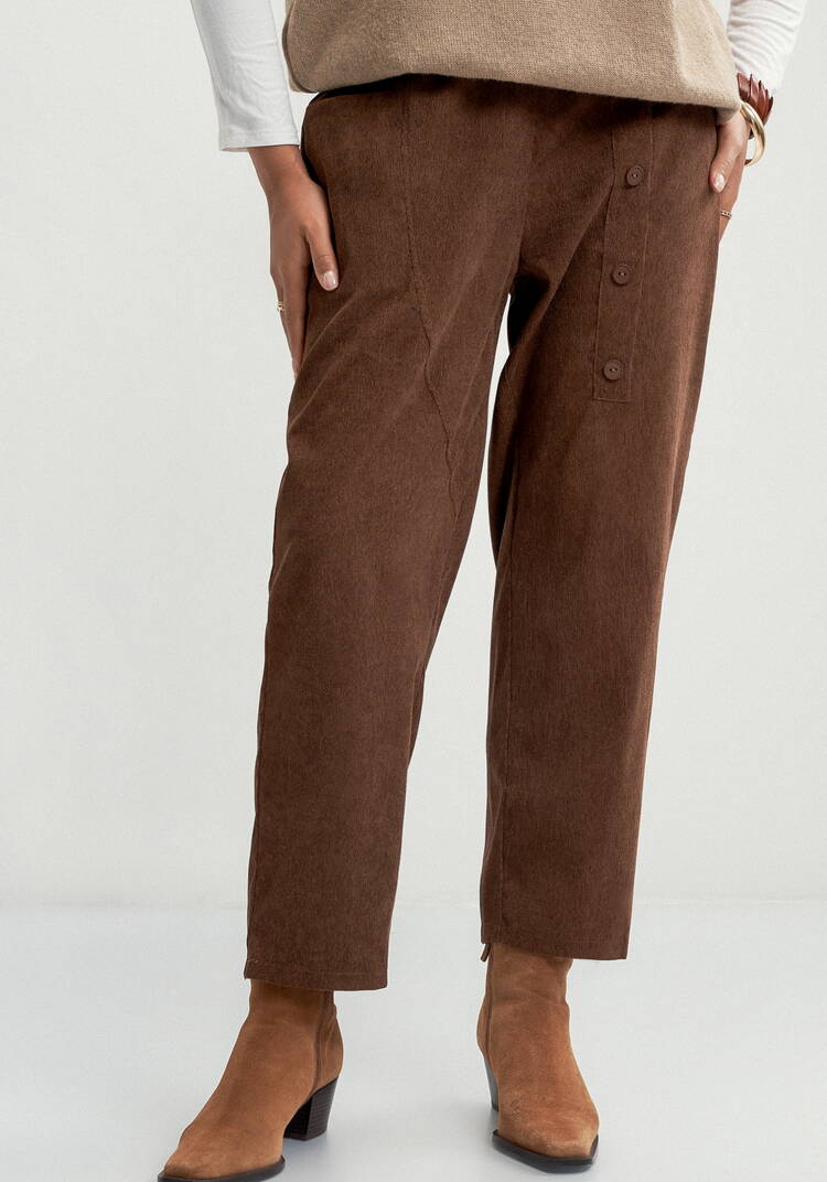 Брюки с карманом в рельефе шир.  750, рис. 29