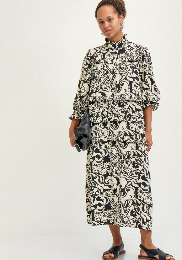 Платье с ярусами и обьёмным рукавом шир.  580, рис. 16