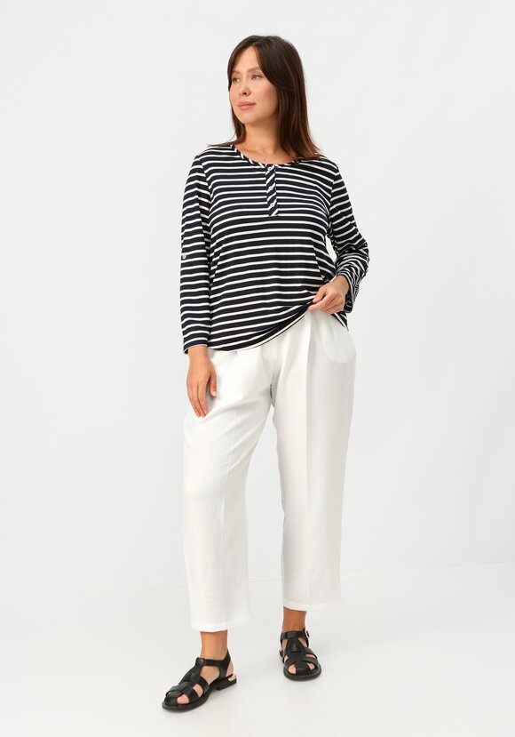 Лонгслив в полоску с патами на рукавах шир.  580, рис. 11