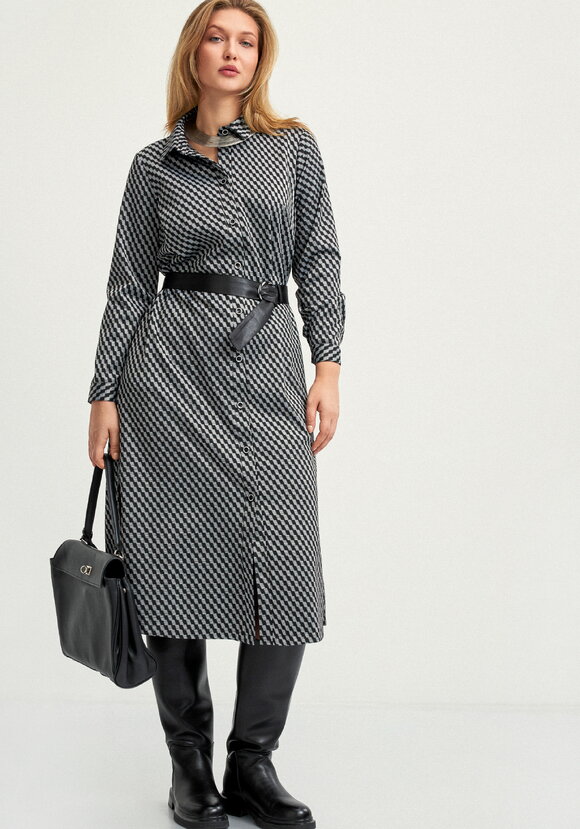 Платье-рубашка с длинным рукавом на манжете шир.  580, рис. 1