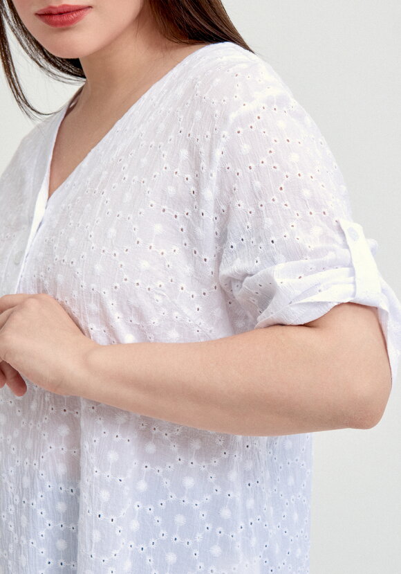 Блуза с V-образным вырезом из шитья шир.  580, рис. 14