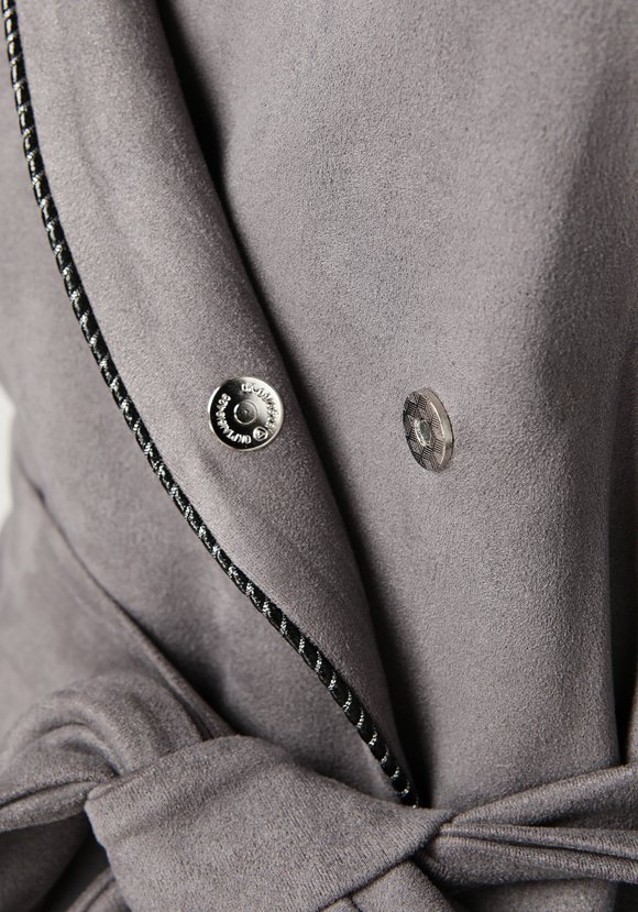 Жакет с карманами из эко-замши шир.  580, рис. 9