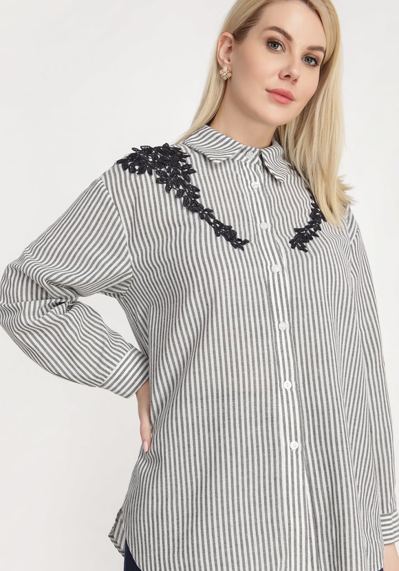 Рубашка в полоску с цветочной нашивкой шир.  580, рис. 8