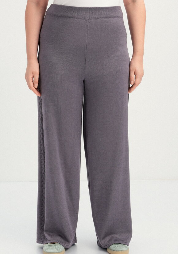 Брюки прямые свободной посадки с лампасами шир.  580, рис. 4