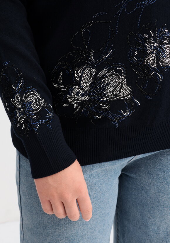 Джемпер с абстрактными цветами из страз шир.  580, рис. 12