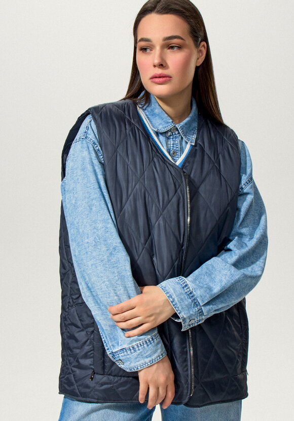 Жилет стеганый свободного кроя на молнии шир.  580, рис. 5