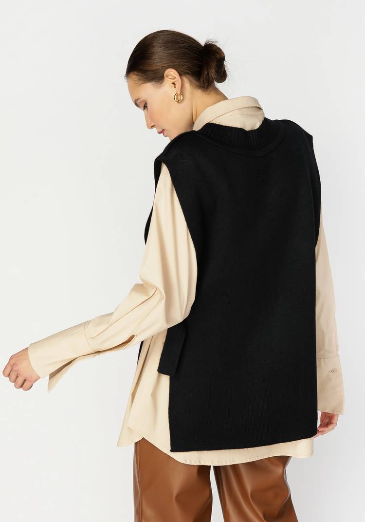 Жилет женский с боковыми хлястиками шир.  750, рис. 5