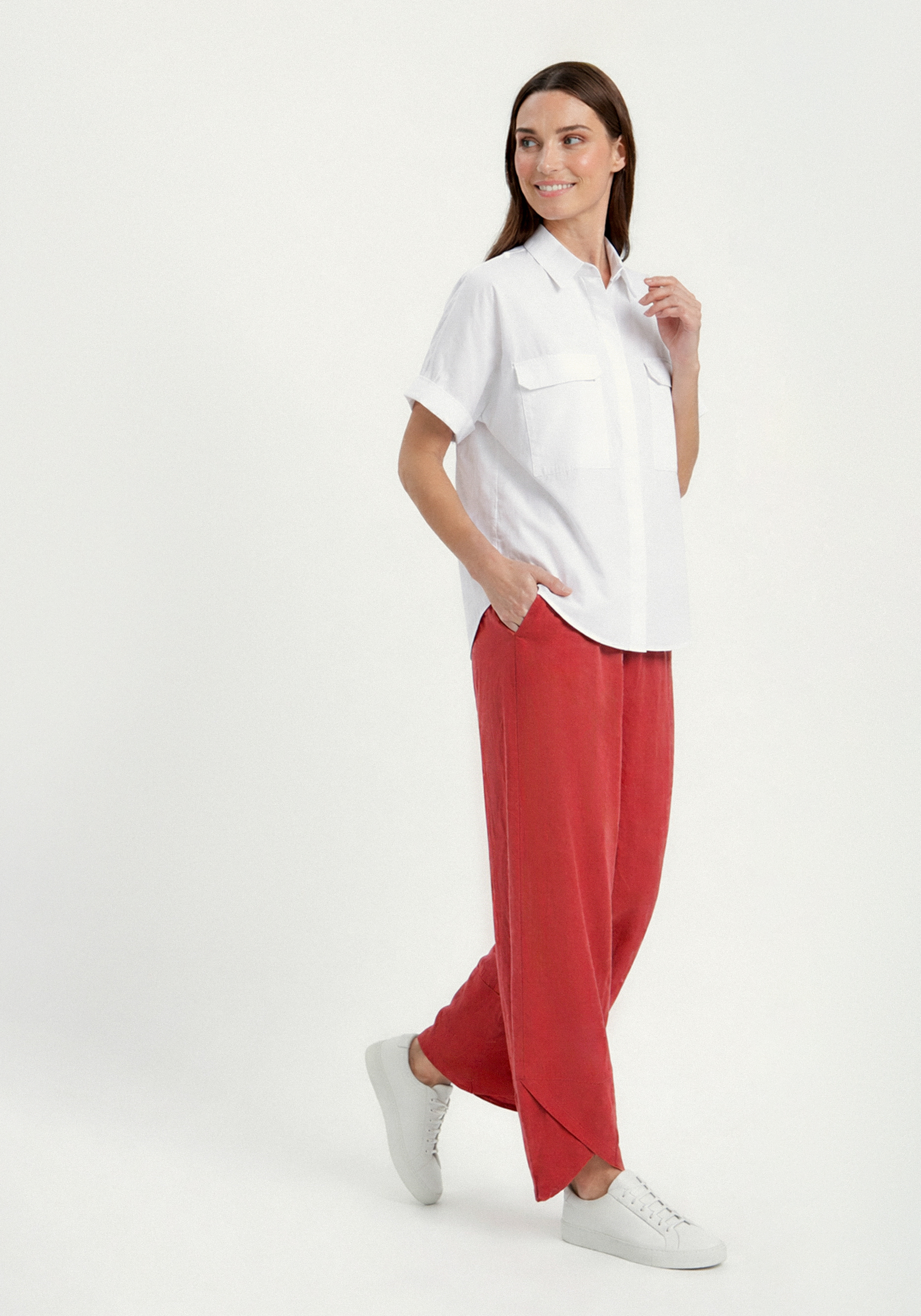 Брюки с отрезными линиями по низу 3999₽