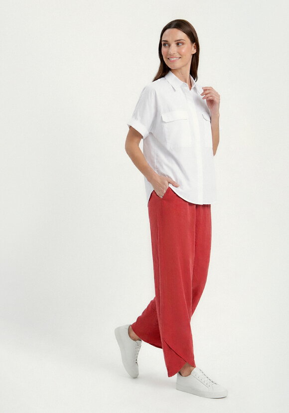 Брюки с отрезными линиями по низу шир.  580, рис. 1