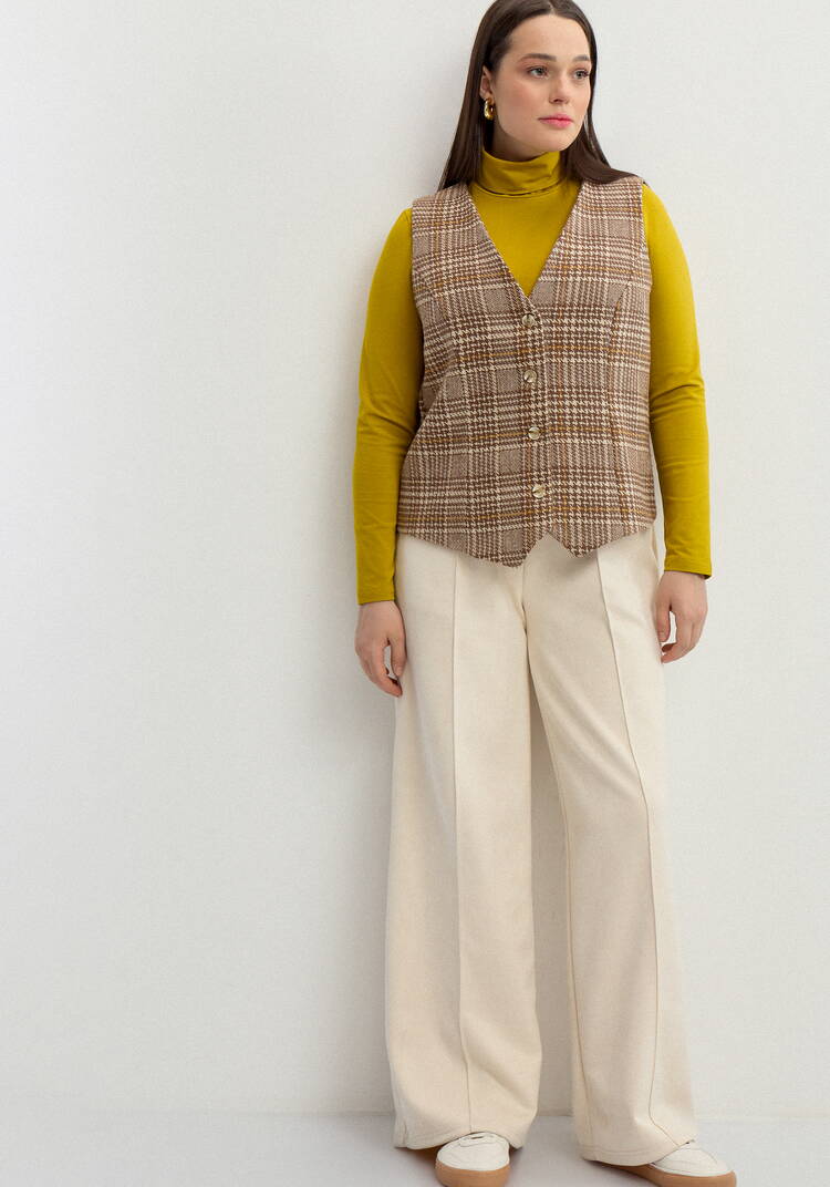 Жилет однобортный с принтом в клетку шир.  750, рис. 12