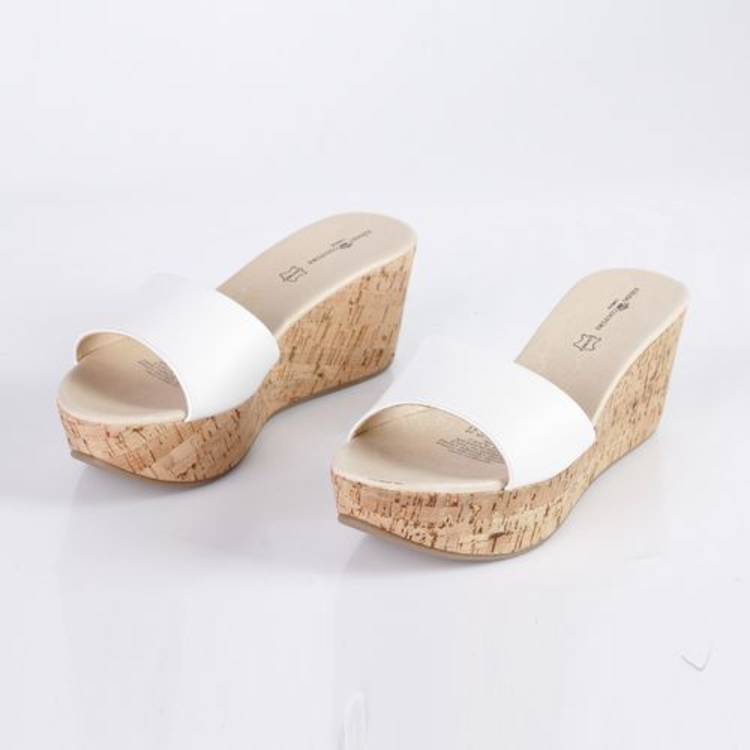 сабо женские на танкетке. сабо на танкетке саламандер. валберис шлепки сабо женские. сабо женские на танкетке. сабо на танкетке.