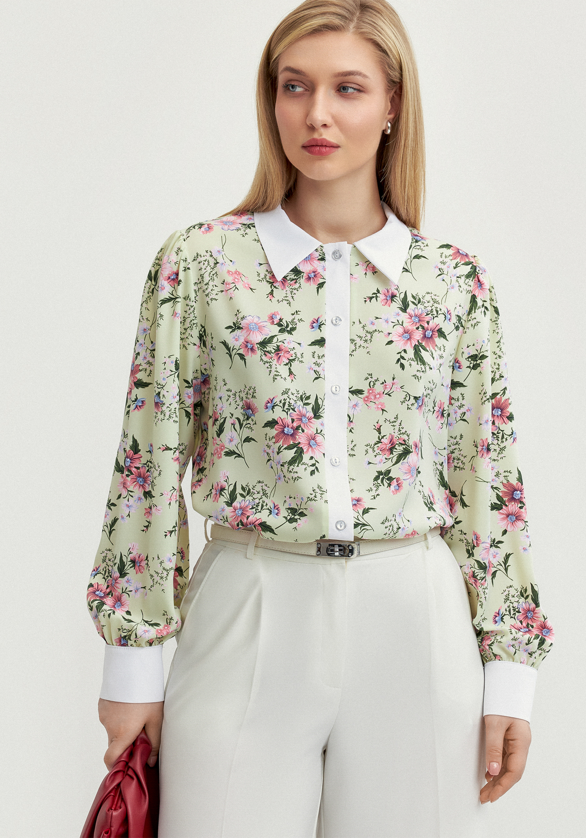 Блуза с контрастным воротникoм 2999₽