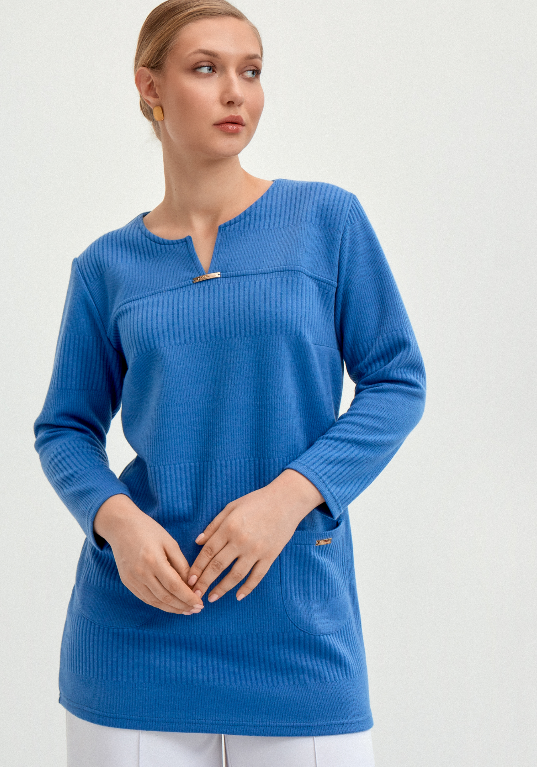 Блуза из трикотажа с кокеткой-впереди 3499₽